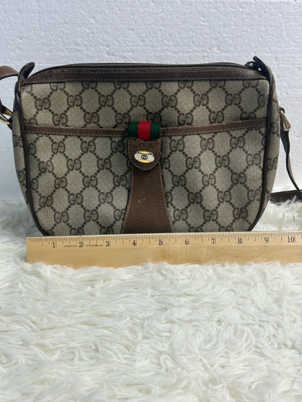 Gucci Brown GG Canvas Crossbody with Signature Green-Red Web. Authentic - Picture 3 of 16